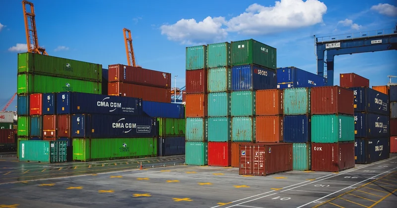 Les contraintes réglementaires et logistiques récentes